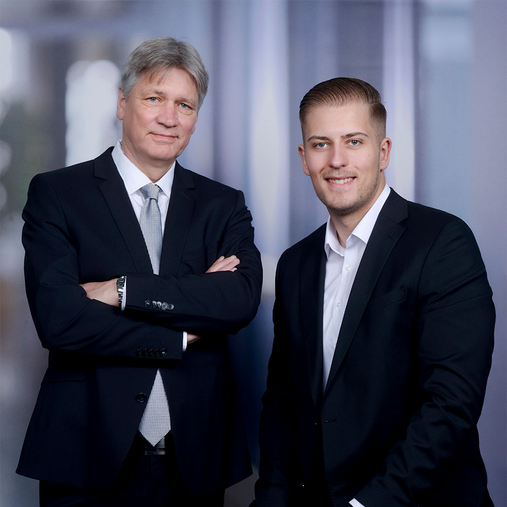 Peter & Andreas Schmitz in einer Besprechung 